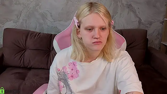 Lilly_Jhonass' Live XXX Chat