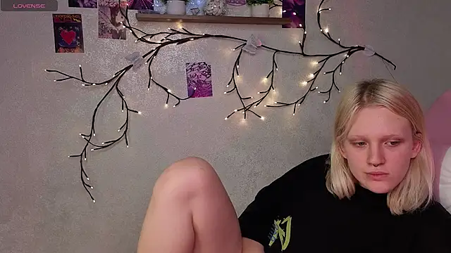 Lilly_Jhonass Live XXX-Chat