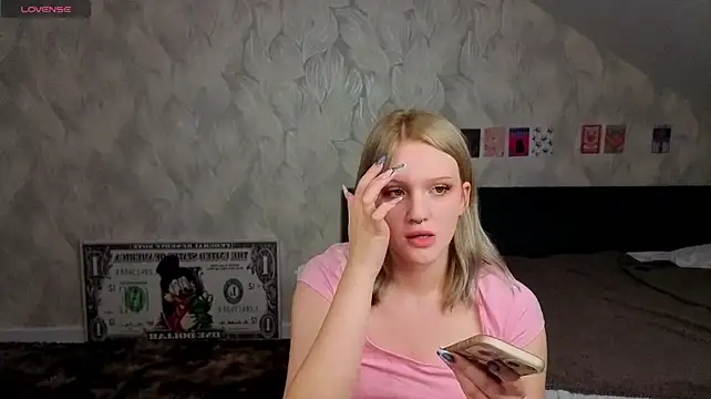 Lilly_Jhonass' Live XXX Chat