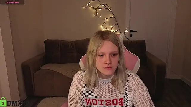 Lilly_Jhonass' Live XXX Chat