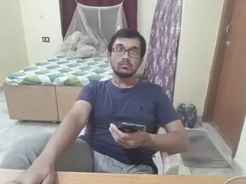 הופעת וובקאם של decent_person_001