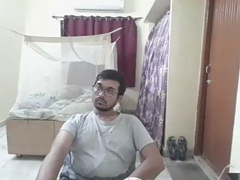 הופעת וובקאם של decent_person_001