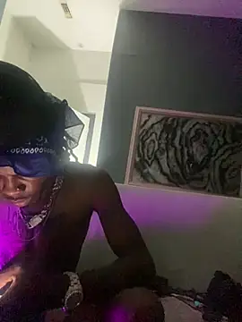 Show modela DaeDotFrankyLoko na web-kameri