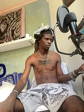 DaeDotFrankyLoko Show in webcam