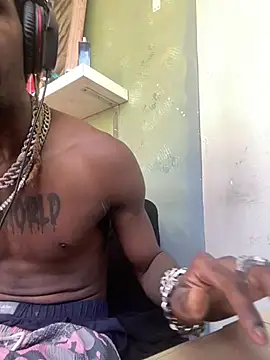 DaeDotFrankyLoko Show in webcam