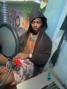 DaeDotFrankyLoko Show in webcam