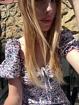 BellaSwan- Webcamshow