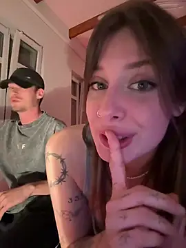 Chaos_and_cream's Webcam Show