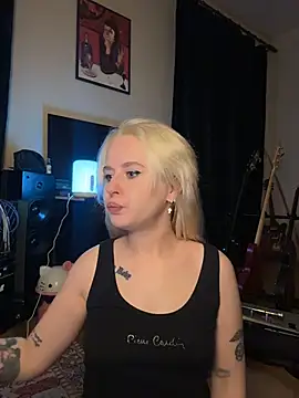 viviennedoll webcam show