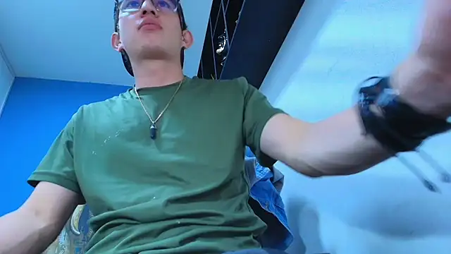 ADAM_CUMS Webcamshow