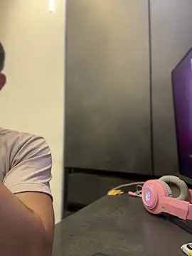 andrewlopezz Webcam show