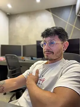 andrewlopezz – webcam-show