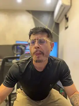 عرض كام andrewlopezz