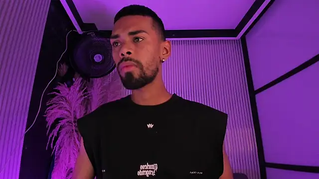 Tyler_204 Шоу с уебкамера