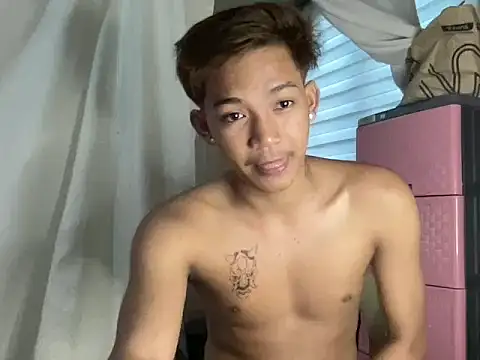 YourcumBoy77 Webcam show