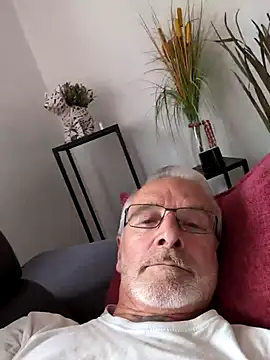 geill2701 Show in webcam