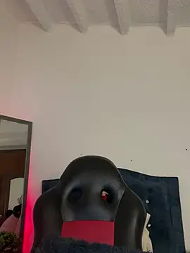 zaharavela_ Adlı Modelin Canlı Sohbet Odası