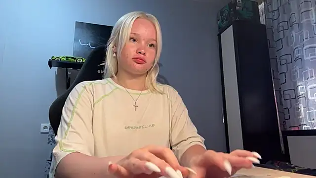 JoleneDorow's Live XXX Chat