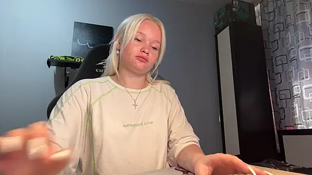 JoleneDorow's Live XXX Chat