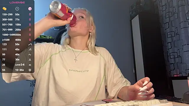 JoleneDorow's Live XXX Chat