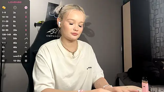 JoleneDorow Show in webcam