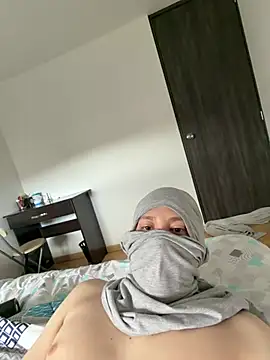 Alejandroa5 Show in webcam