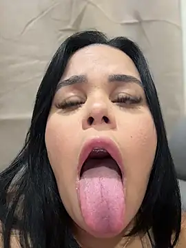 Show modela AliceStarshine na web-kameri