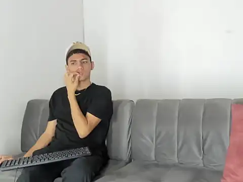 Charlie_Scorpion: вебкам-шоу