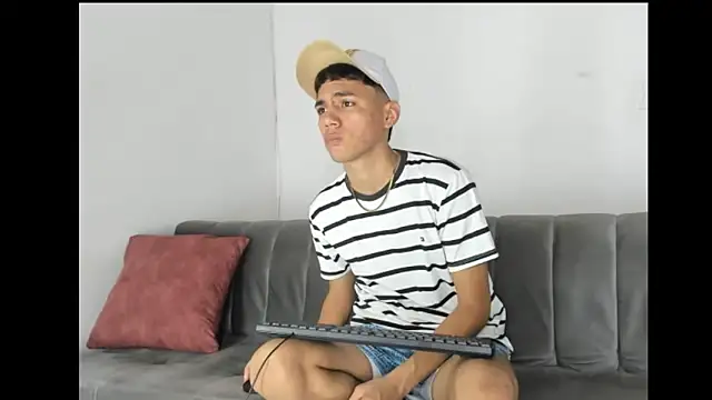 Charlie_Scorpion 网络视讯表演