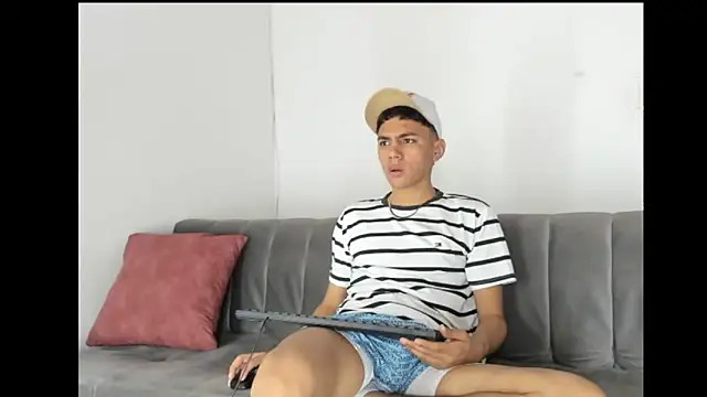 Charlie_Scorpion Show Webcam