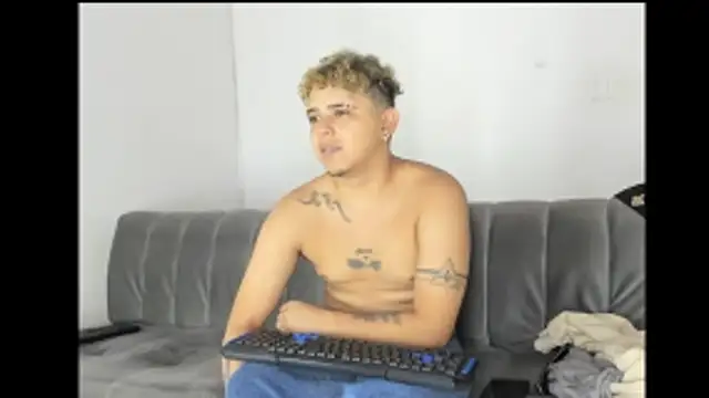 Charlie_Scorpion webkamerás műsora