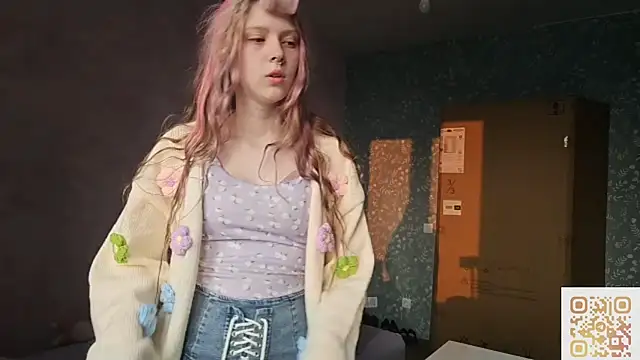 CowledScript Chat XXX live
