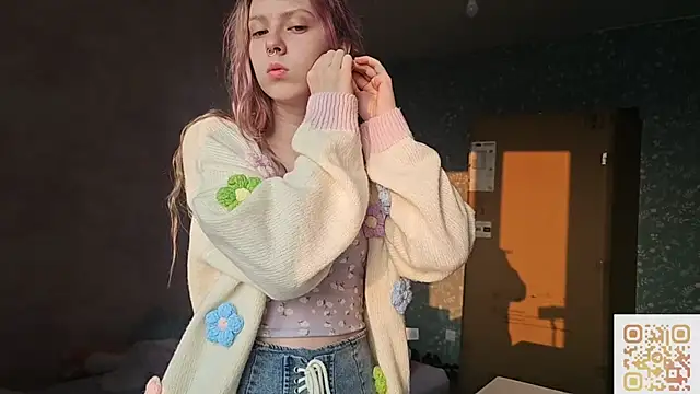 CowledScript live XXX chat