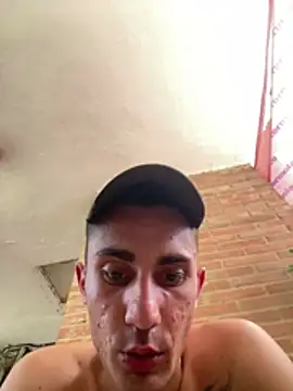 AlexitoTrendy22 Show in webcam