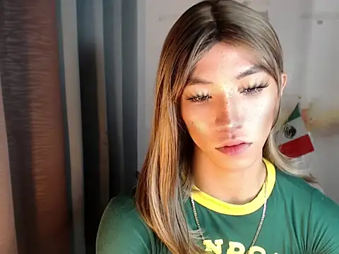 urasianfairyxx 网络视讯表演