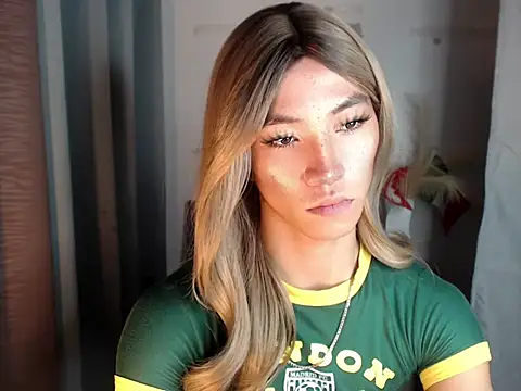 urasianfairyxx 网络视讯表演