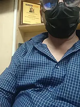 yourhotdudes webcam show