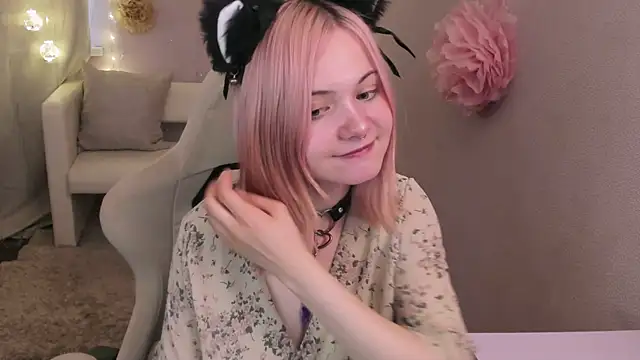 Miiu_miiu Show in webcam