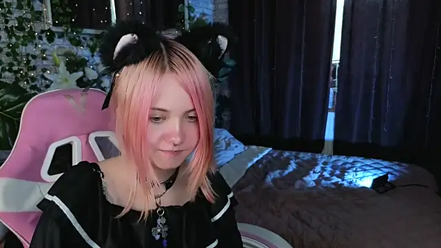 Miiu_miiu Show in webcam