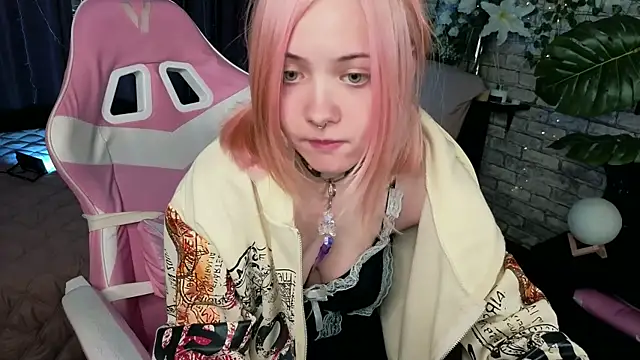Chat +18 de Miiu_miiu ao vivo