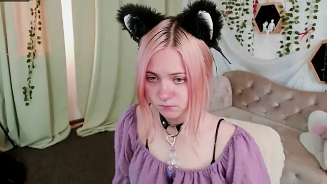 XXX chat uživo modela Miiu_miiu