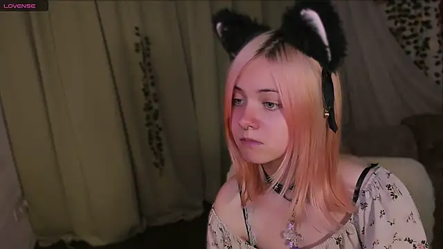 Živý XXX chat Miiu_miiu