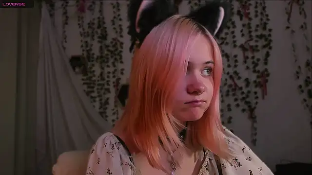 צ'אט XXX בשידור חי של Miiu_miiu