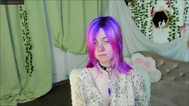 Miiu_miiu Chat XXX in diretta