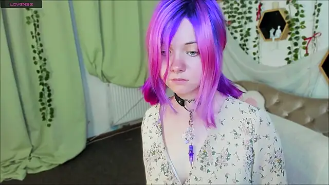 Miiu_miiu élő XXX-chatje