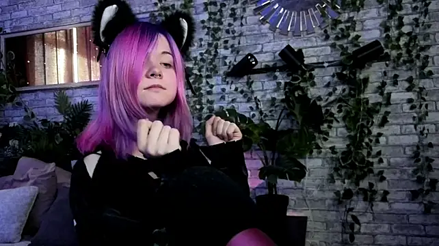 Miiu_miiu élő XXX-chatje