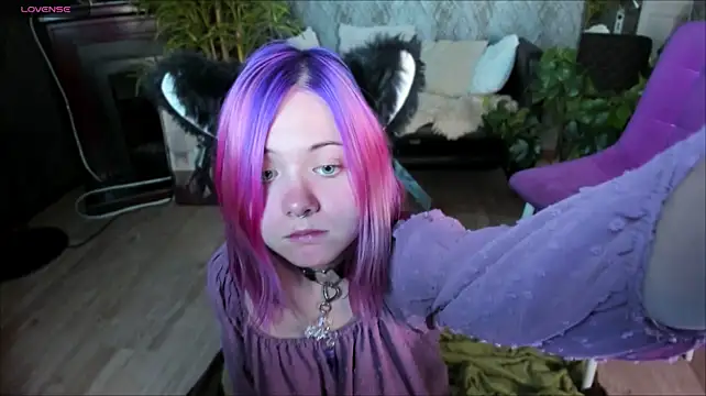 Chat +18 de Miiu_miiu ao vivo