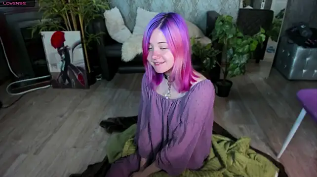 Miiu_miiu Show in webcam