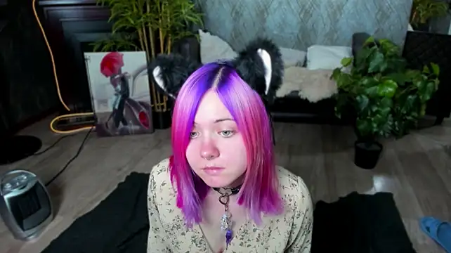 Miiu_miiu Show in webcam