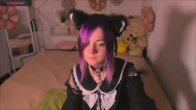 Miiu_miiu Show in webcam